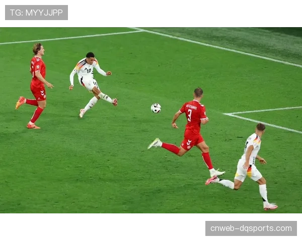 官方:拜仁慕尼黑确认穆西亚拉因脚踝扭伤将缺席四周